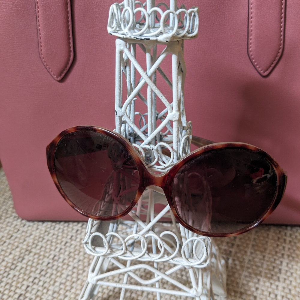 Cole Haan Women's round tortoise shell sunglasses EUC